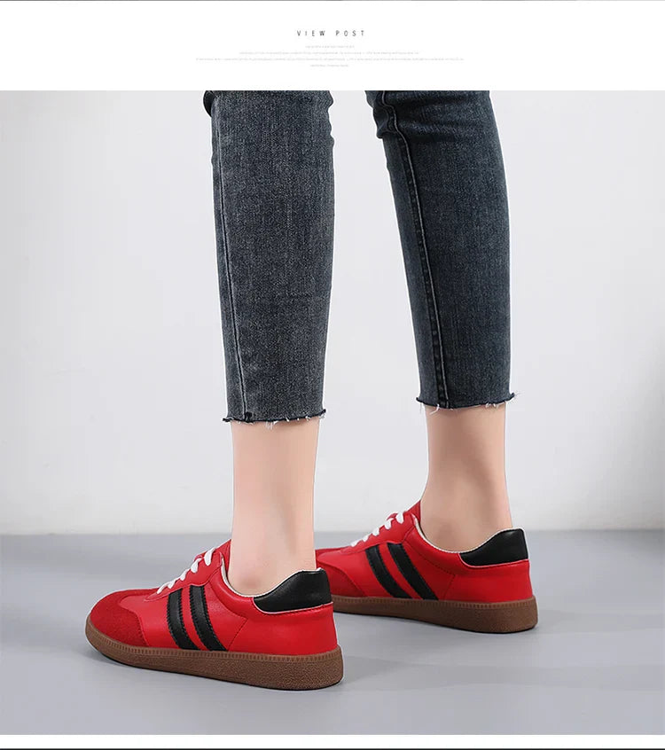 Women's autumn trend casual flat shoes with lace-up design for outdoor walking and skateboarding