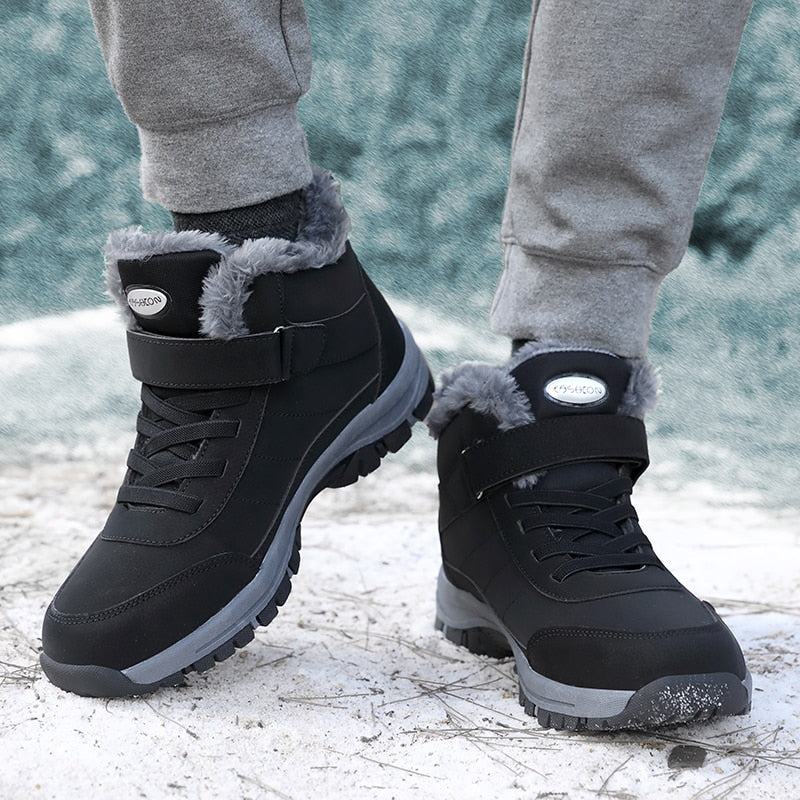 Unisex snow boots with plush suede lining and sturdy sole in black and gray